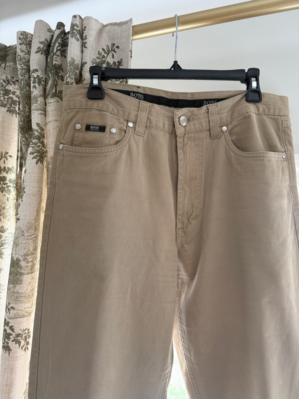 Hugo Boss Straight Jeans in Light Beige